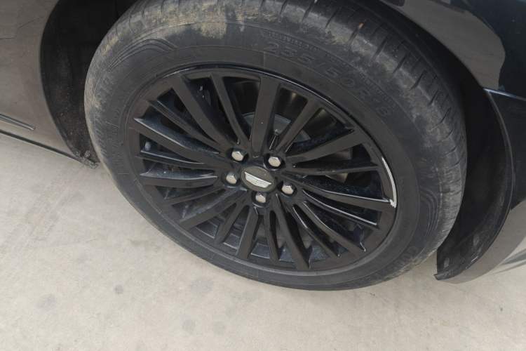 Used Cadillac CT6 2022 28T Luxury Edition Right Front Wheel Hub