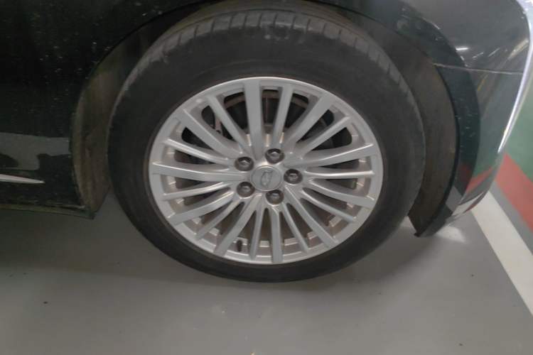 Used Cadillac CT6 2022 28T Luxury Edition Right Front Wheel Hub