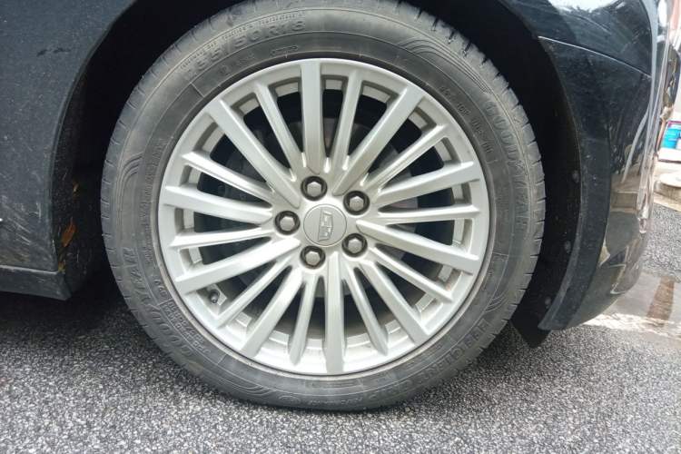 Used Cadillac CT6 2022 28T Fashion Edition Right Front Wheel Hub