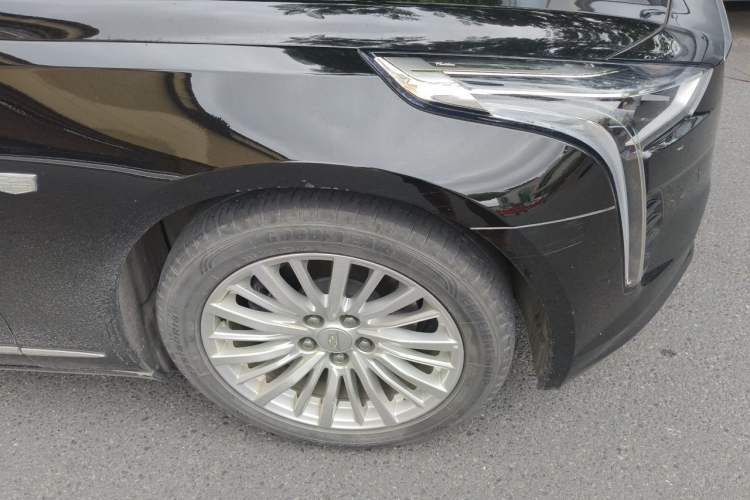 Used Cadillac CT6 2022 28T Fashion Edition Right Front Wheel Hub