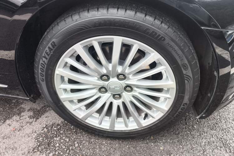 Used Cadillac CT6 2022 28T Luxury Edition Right Front Wheel Hub