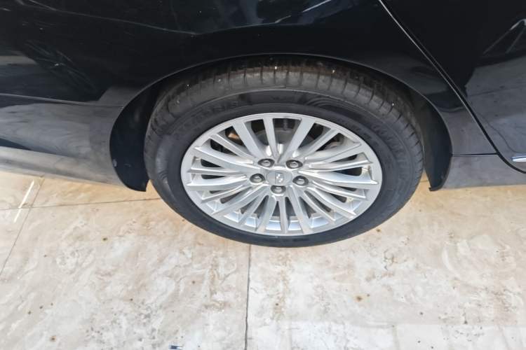 Used Cadillac CT6 2022 28T Fashion Edition Right Rear Wheel Hub