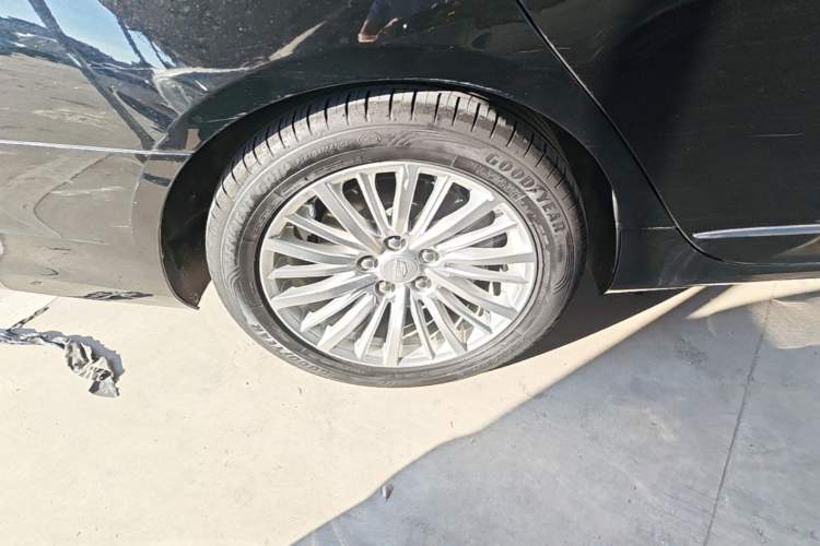 Used Cadillac CT6 2022 28T Fashion Edition Right Rear Wheel Hub