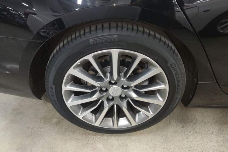 Used Cadillac CT6 2022 28T Prestige Edition Right Rear Wheel Hub