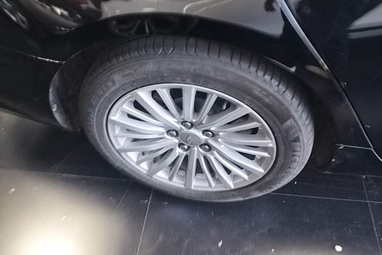 Used Cadillac CT6 2022 28T Luxury Edition Right Rear Wheel Hub
