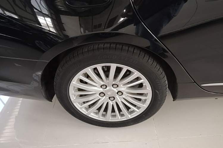 Used Cadillac CT6 2022 28T Fashion Edition Right Rear Wheel Hub