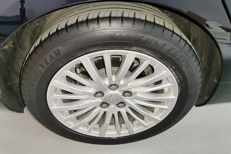 Used Cadillac CT6 2022 28T Fashion Edition Right Rear Wheel Hub