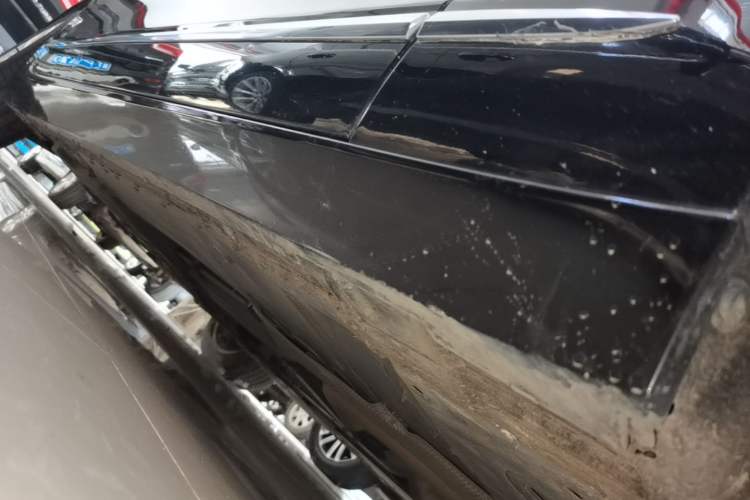 Used Cadillac CT6 2022 28T Fashion Edition Right Side Sill