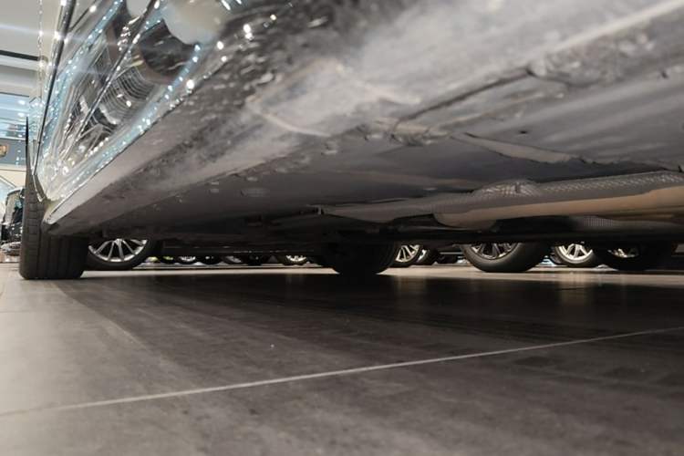 Used Cadillac CT6 2022 28T Prestige Edition Right Side Sill