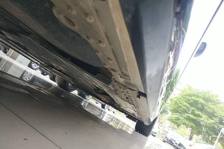 Used Cadillac CT6 2022 28T Platinum Edition Right Side Sill