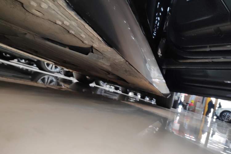 Used Cadillac CT6 2022 28T Luxury Edition Right Side Sill
