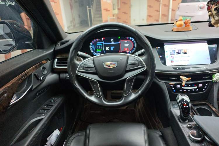 Used Cadillac CT6 2022 28T Luxury Edition Steering Wheel