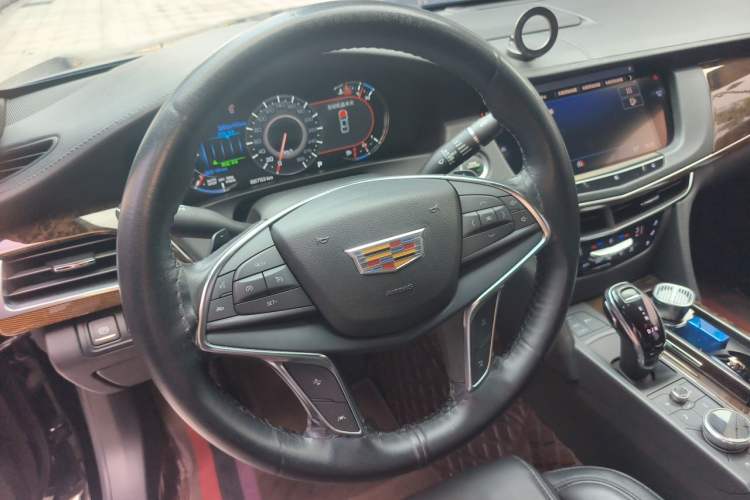 Used Cadillac CT6 2022 28T Luxury Edition Steering Wheel