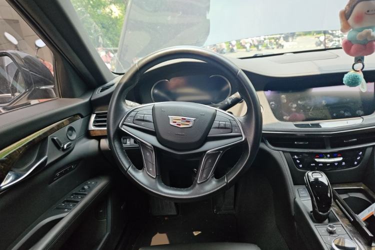 Used Cadillac CT6 2022 28T Luxury Edition Steering Wheel