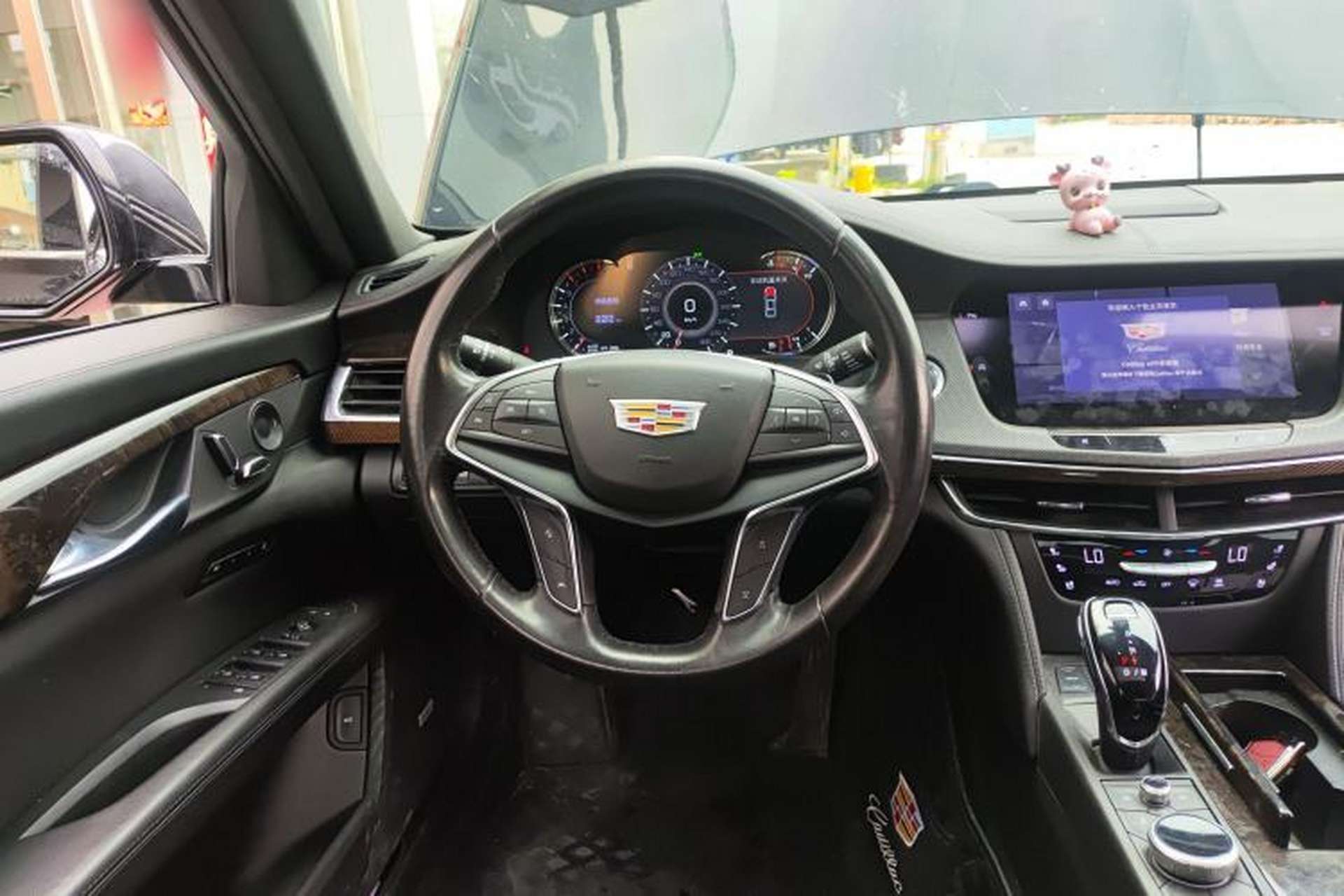 Used Cadillac CT6 2022 28T Luxury Edition Steering Wheel