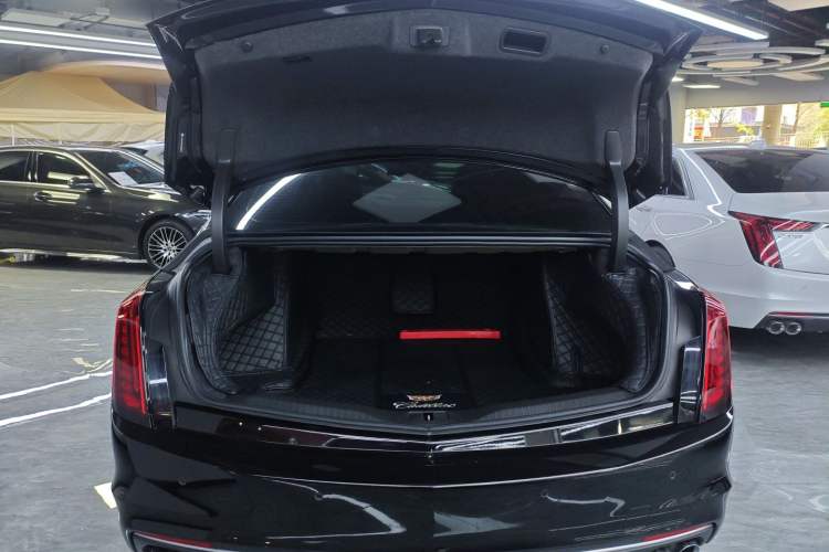 Used Cadillac CT6 2022 28T Luxury Edition Trunk