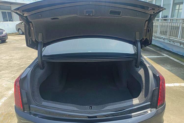 Used Cadillac CT6 2022 28T Luxury Edition Trunk