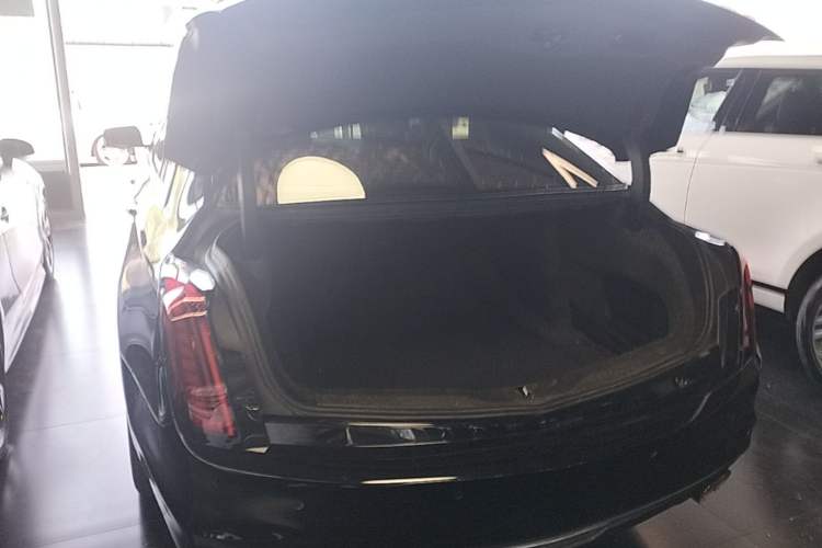 Used Cadillac CT6 2022 28T Luxury Edition Trunk