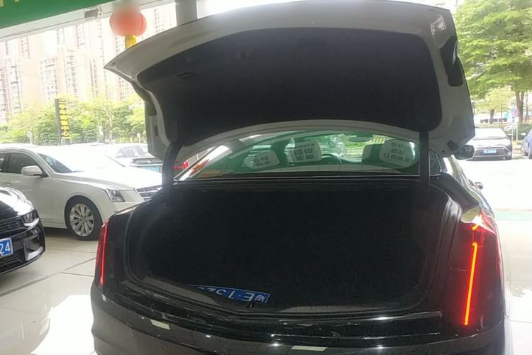 Used Cadillac CT6 2022 28T Platinum Edition Trunk