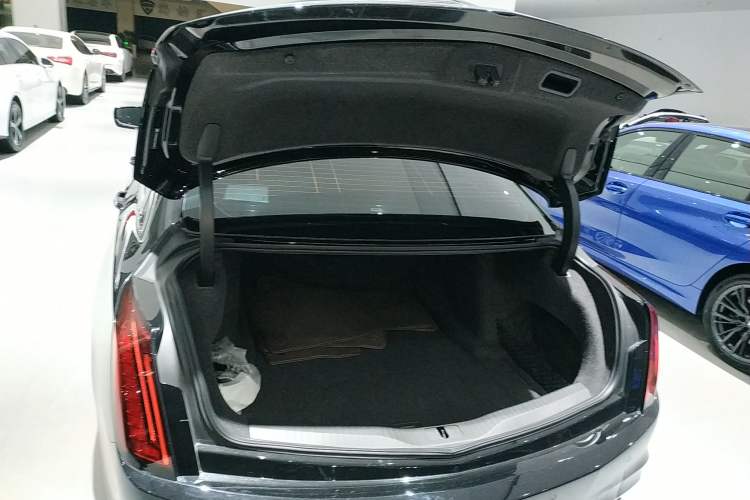 Used Cadillac CT6 2022 28T Luxury Edition Trunk