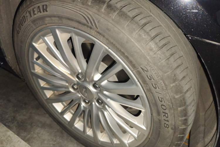 Used Cadillac CT6 2022 28T Fashion Edition Right Front Wheel Hub