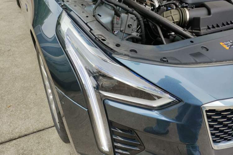 Used Cadillac CT6 2022 28T Luxury Edition Right Front Headlight