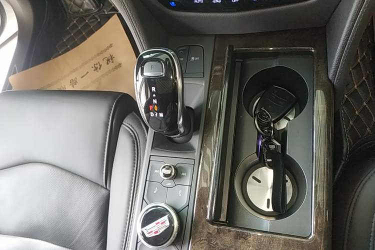 Used Cadillac CT6 2022 28T Luxury Edition Gear Lever