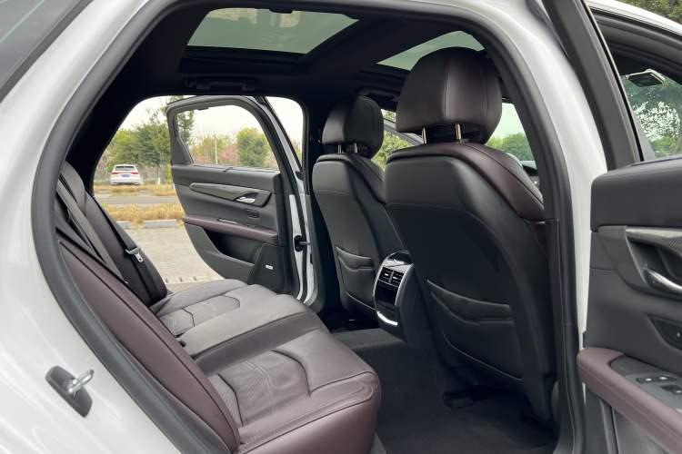 Used Cadillac CT6 2022 28T Prestige Edition Interior 4