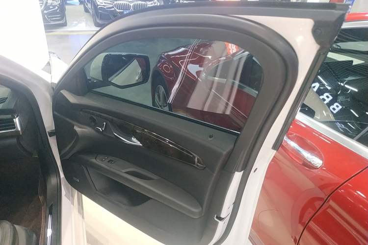 Used Cadillac CT6 2022 28T Luxury Edition Interior 5