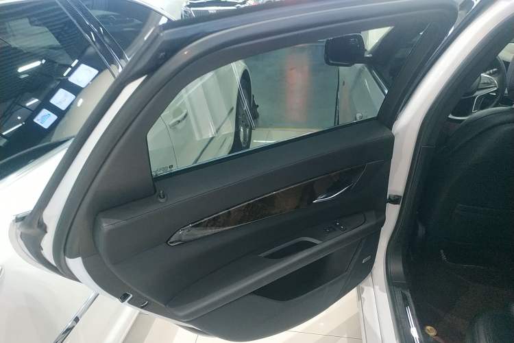 Used Cadillac CT6 2022 28T Luxury Edition Interior 8