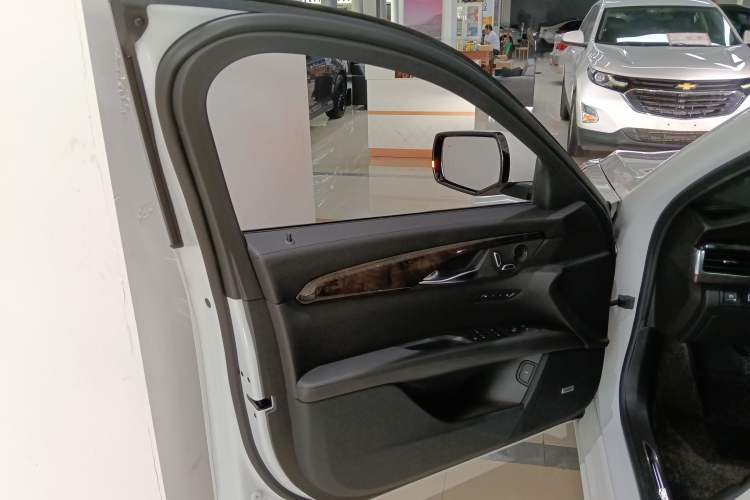 Used Cadillac CT6 2022 28T Luxury Edition Left Front Door Interior