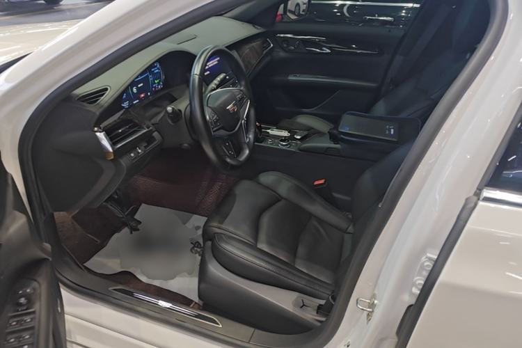 Used Cadillac CT6 2022 28T Luxury Edition Left Front Seat