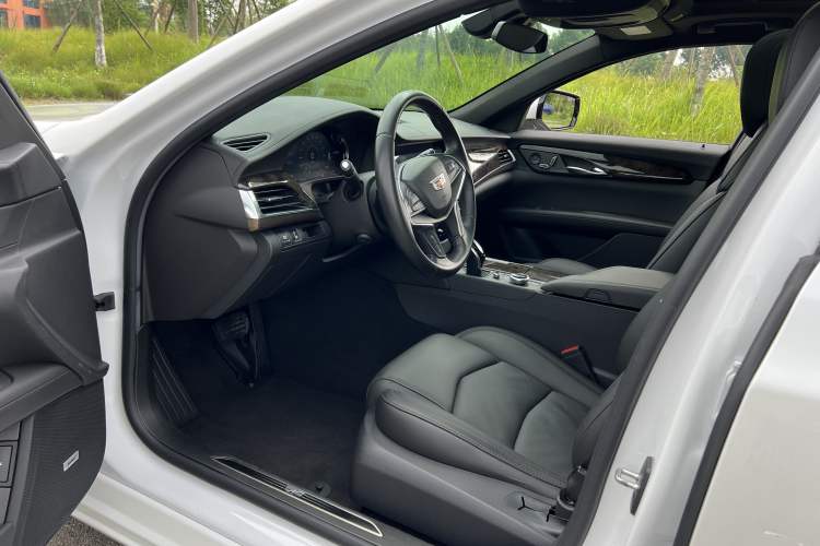 Used Cadillac CT6 2022 28T Luxury Edition Left Front Seat