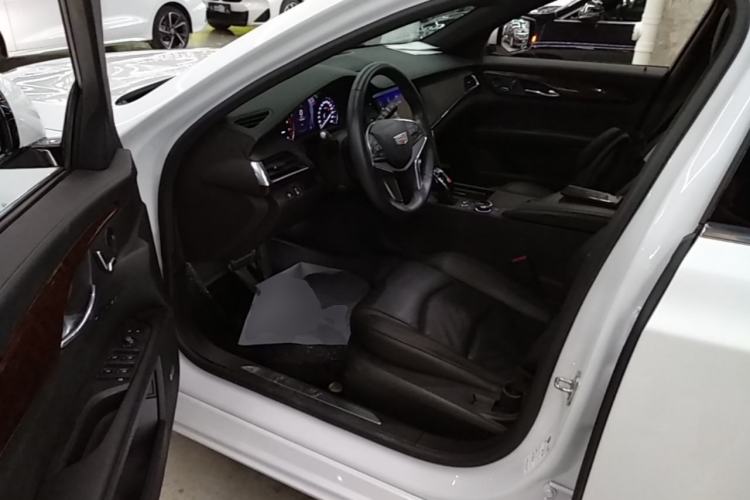 Used Cadillac CT6 2022 28T Fashion Edition Left Front Seat