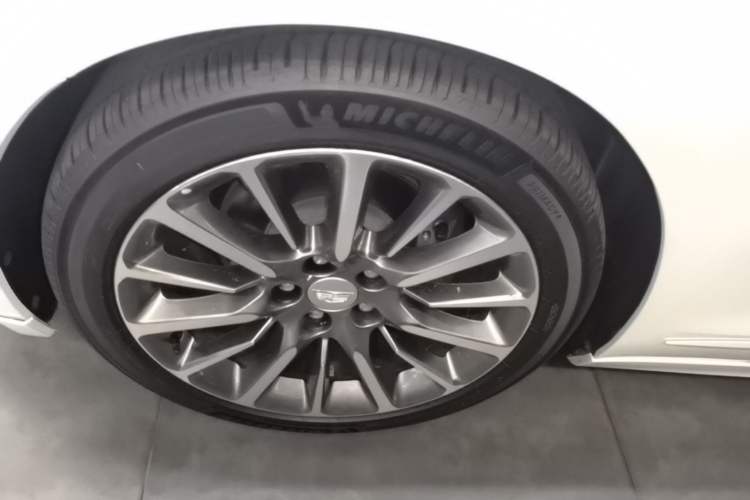 Used Cadillac CT6 2022 28T Prestige Edition Left Front Wheel Hub