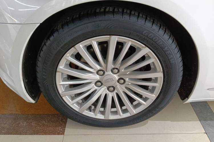 Used Cadillac CT6 2022 28T Luxury Edition Left Front Wheel Hub