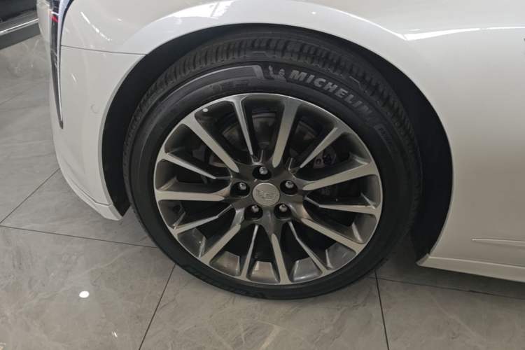 Used Cadillac CT6 2022 28T Prestige Edition Left Front Wheel Hub