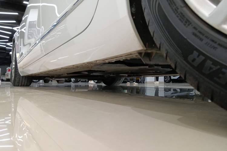 Used Cadillac CT6 2022 28T Luxury Edition Left Side Sill