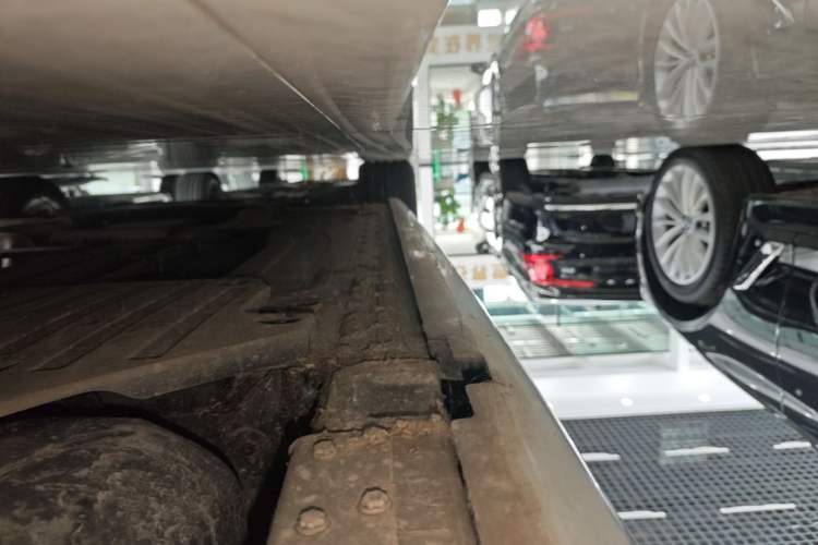 Used Cadillac CT6 2022 28T Prestige Edition Left Side Sill