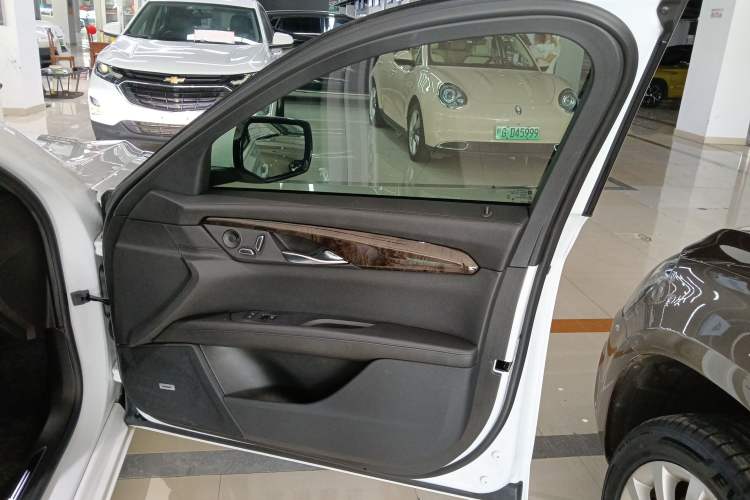 Used Cadillac CT6 2022 28T Luxury Edition Right Front Door Interior