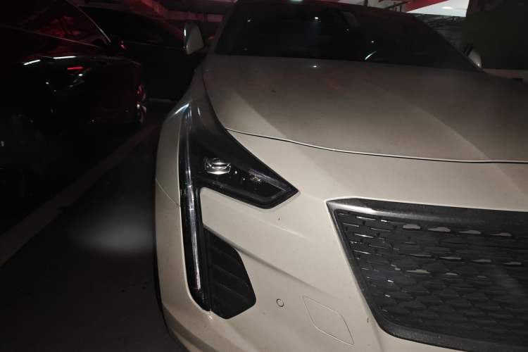 Used Cadillac CT6 2022 28T Fashion Edition Right Front Headlight