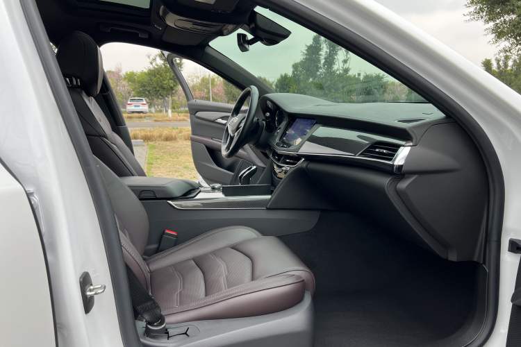 Used Cadillac CT6 2022 28T Prestige Edition Right Front Seat
