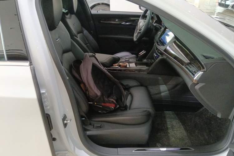 Used Cadillac CT6 2022 28T Luxury Edition Right Front Seat