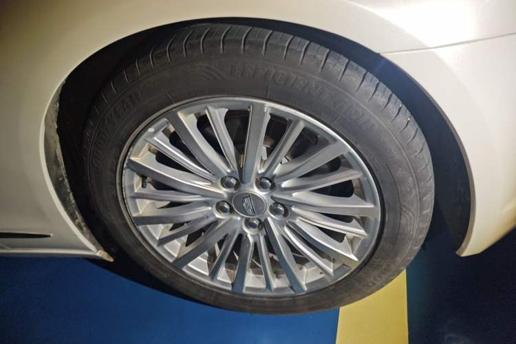 Used Cadillac CT6 2022 28T Luxury Edition Right Front Wheel Hub