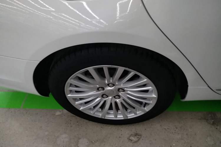 Used Cadillac CT6 2022 28T Fashion Edition Right Rear Wheel Hub