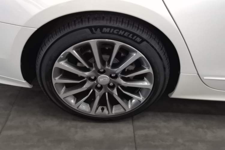 Used Cadillac CT6 2022 28T Prestige Edition Right Rear Wheel Hub