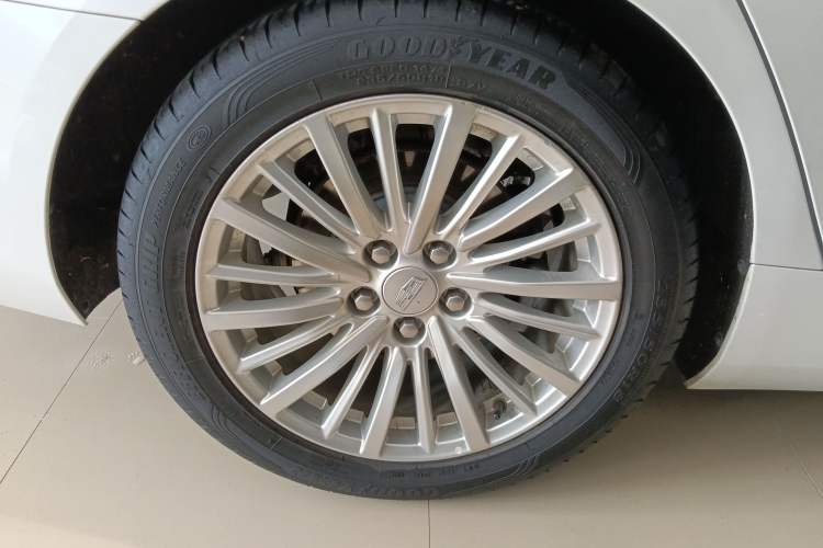 Used Cadillac CT6 2022 28T Luxury Edition Right Rear Wheel Hub