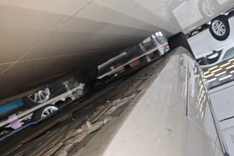 Used Cadillac CT6 2022 28T Luxury Edition Right Side Sill