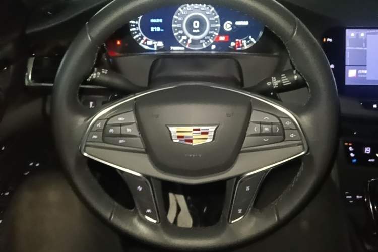 Used Cadillac CT6 2022 28T Luxury Edition Steering Wheel