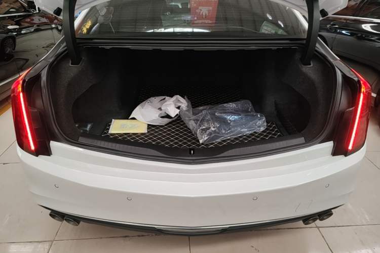 Used Cadillac CT6 2022 28T Luxury Edition Trunk